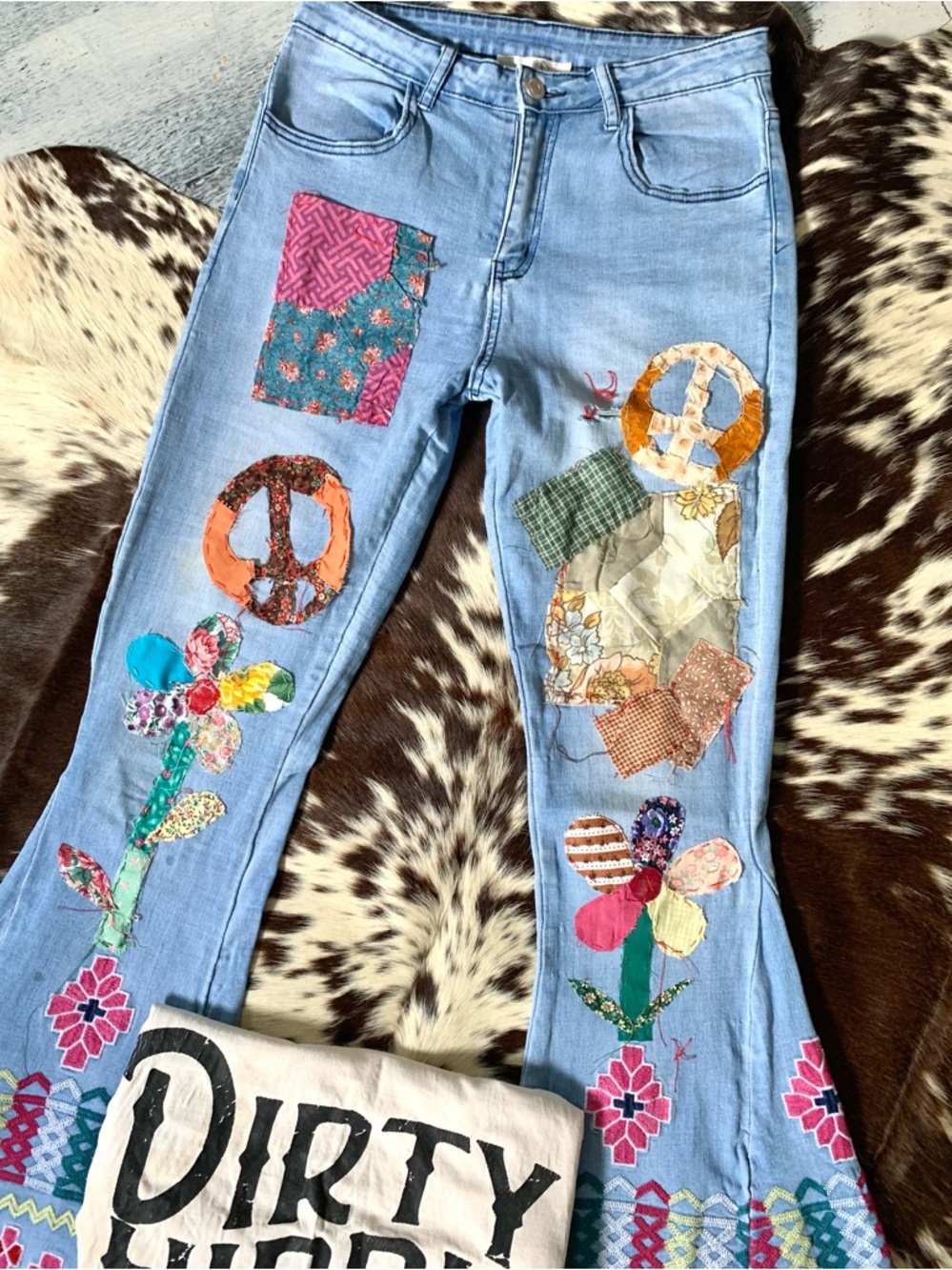 🌵Saints & Hearts Patchwork Hippie Embroidered Bell Bottoms Flare S🌵 - Picture 3 of 14